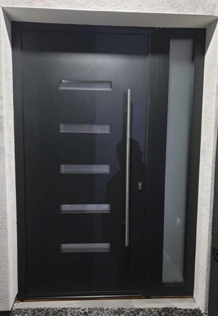 Надворешни врати